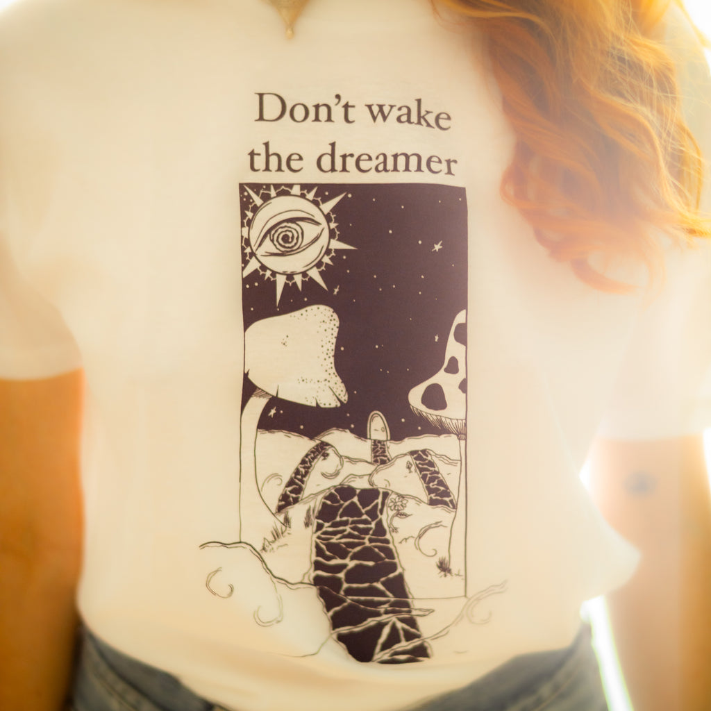 🌙 T-shirt “Don’t Wake the Dreamer”